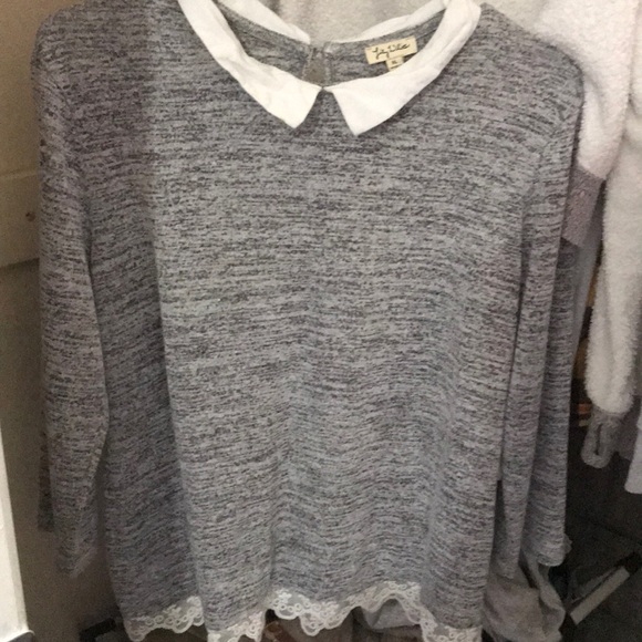 A shirt - Picture 1 of 2